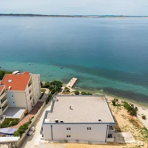 Beachfront Tic With Seaview Miletici
